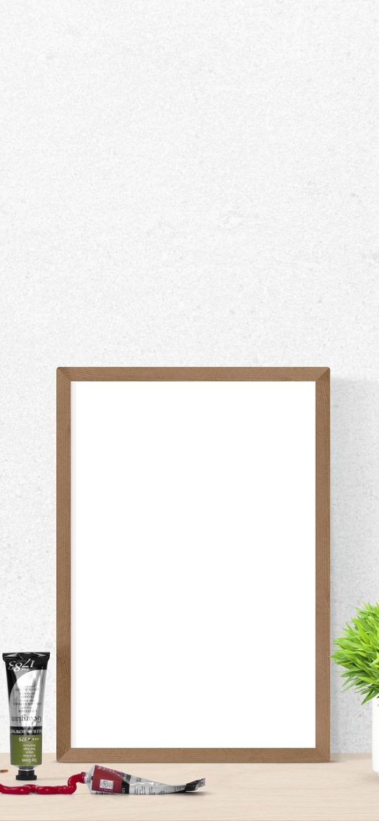 绘画 App 的空白画布界面，左侧竖排笔刷工具栏，右侧悬浮图层按钮，中央是一张等待落笔的米白画布